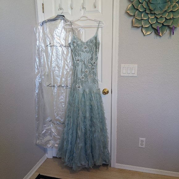 STUNNING SILK Gown | M | Beaded & Sequined | Floral Appliques | ICE BLUE | EVC - Picture 4 of 16